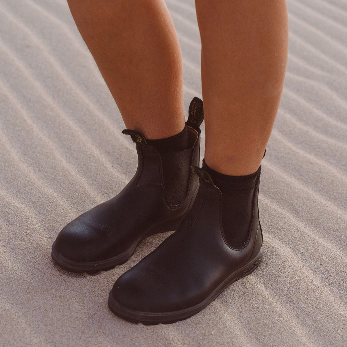 BLUNDSTONE 2115 Elastic Sided Boot Vegan Black - Image 6