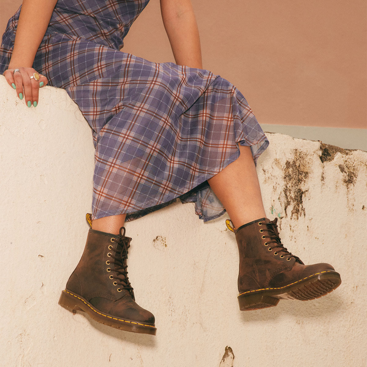 1460 Crazy Horse 8-Eye Boot