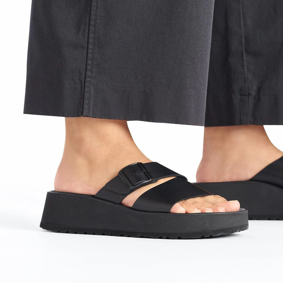 BIRKENSTOCK Almina Exquisite Black - Image 3