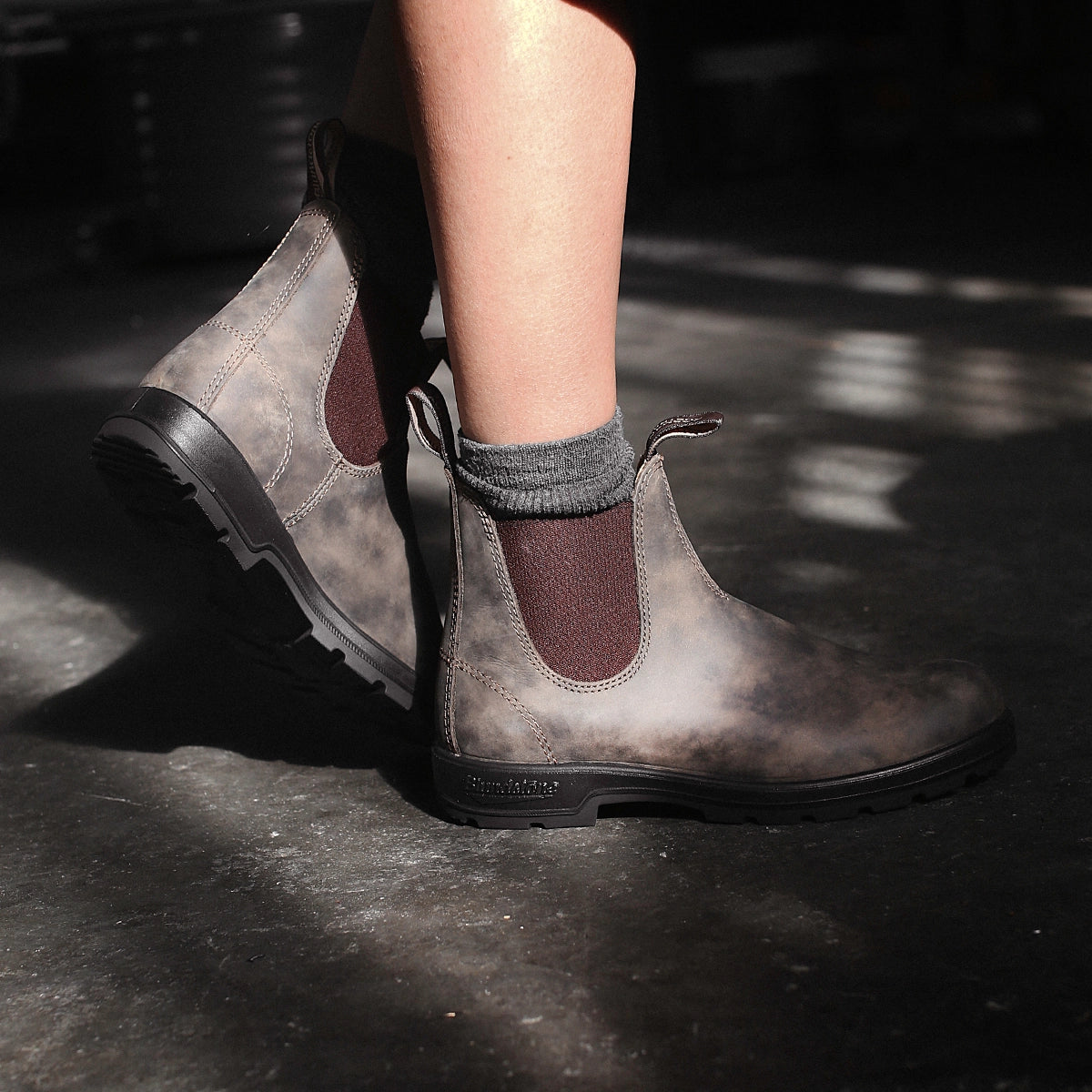 585 Rustic Brown Classic Chelsea Boot