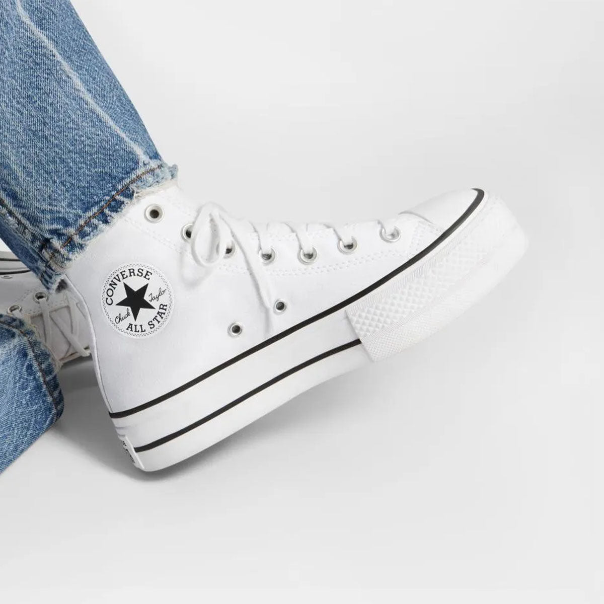 CONVERSE Chuck Taylor Lift Canvas Hi White - Image 0
