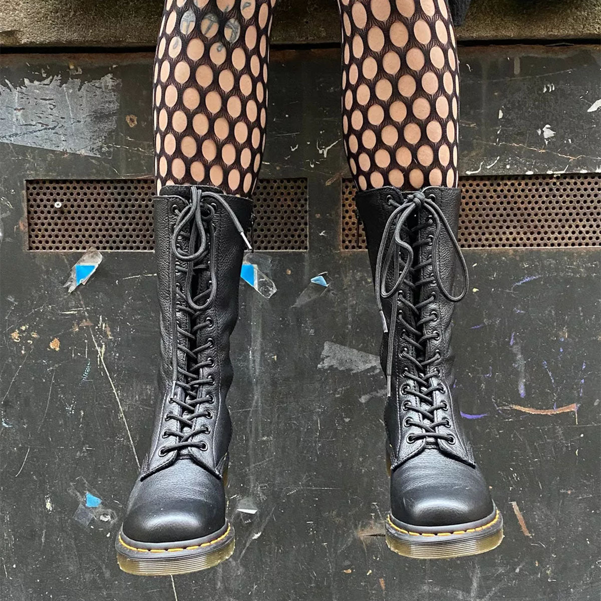 DR MARTENS 1B99 14 Eye Zip Boot Black Virginia - Image 5