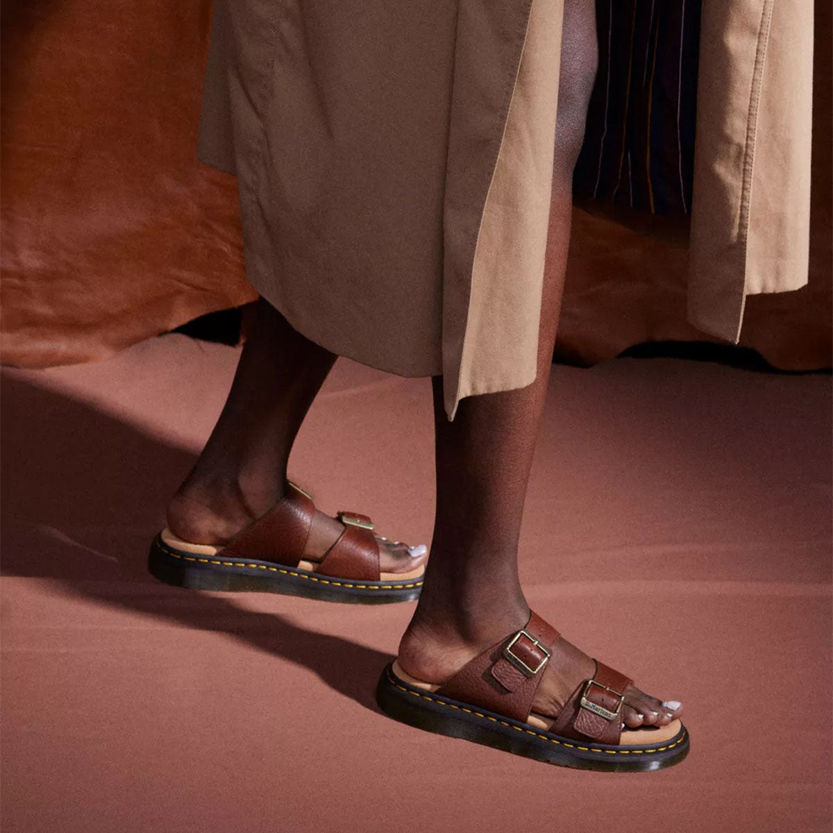 DR MARTENS Josef Slide Sandal Cashew Ambassador - Image 14