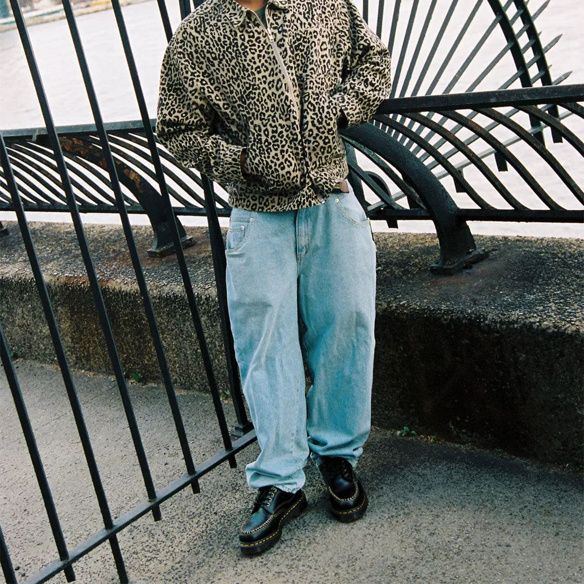 DR MARTENS Lowell Shoe Black Analine - Image 5