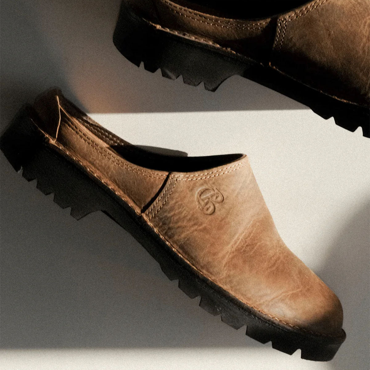 MCKINLAYS Mckinlays x Commonplace Anderson Slip On Tobacco Patina - Image 0