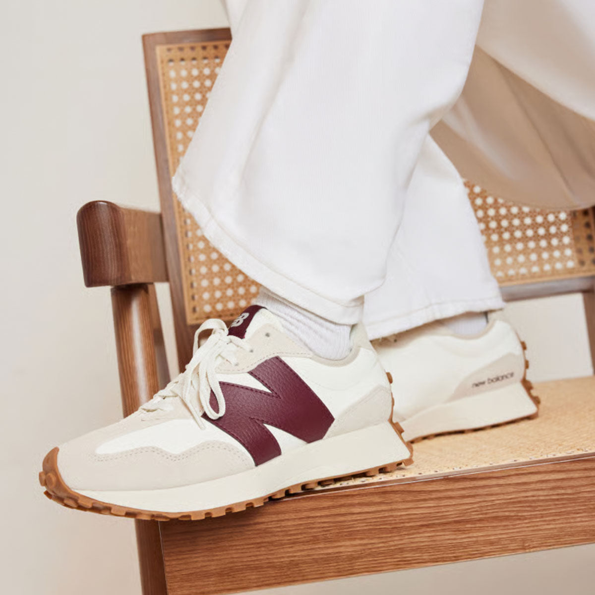 NEW BALANCE 327 V1 Moonbeam/Burgundy - Image 0