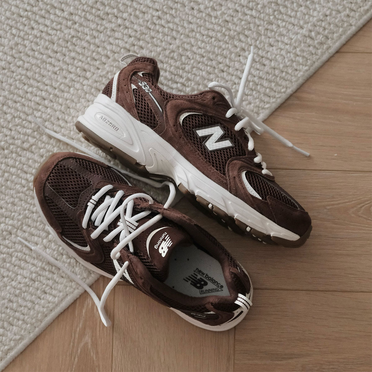 NEW BALANCE 530 Pumpernickle/Sea Salt - Image 0