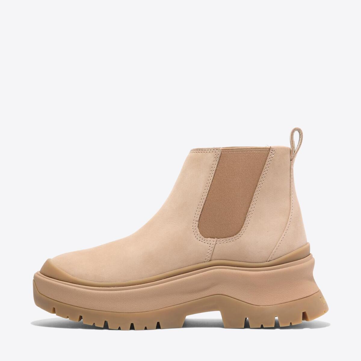Light beige chelsea boots deals
