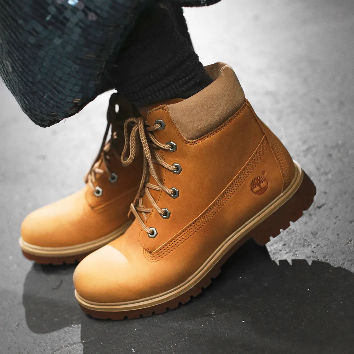 Womens 25 6-Inch Waterproof Boot