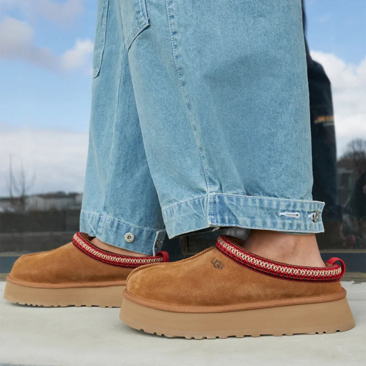 UGG Tazz II Womens Chestnut - Image 0