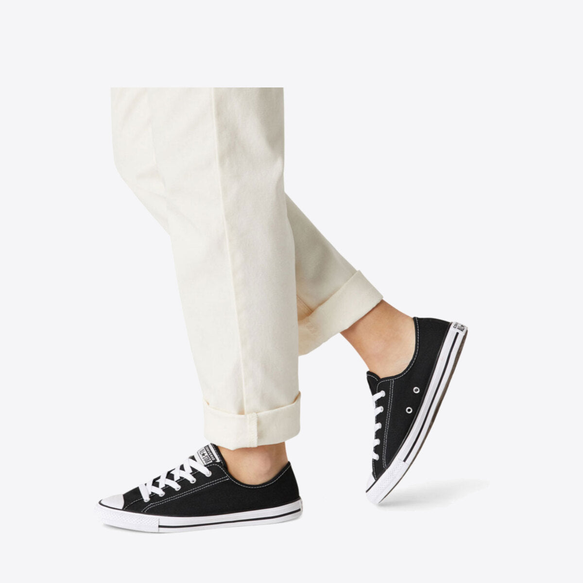 CONVERSE Dainty 2.0 Canvas Low Black - Image 0