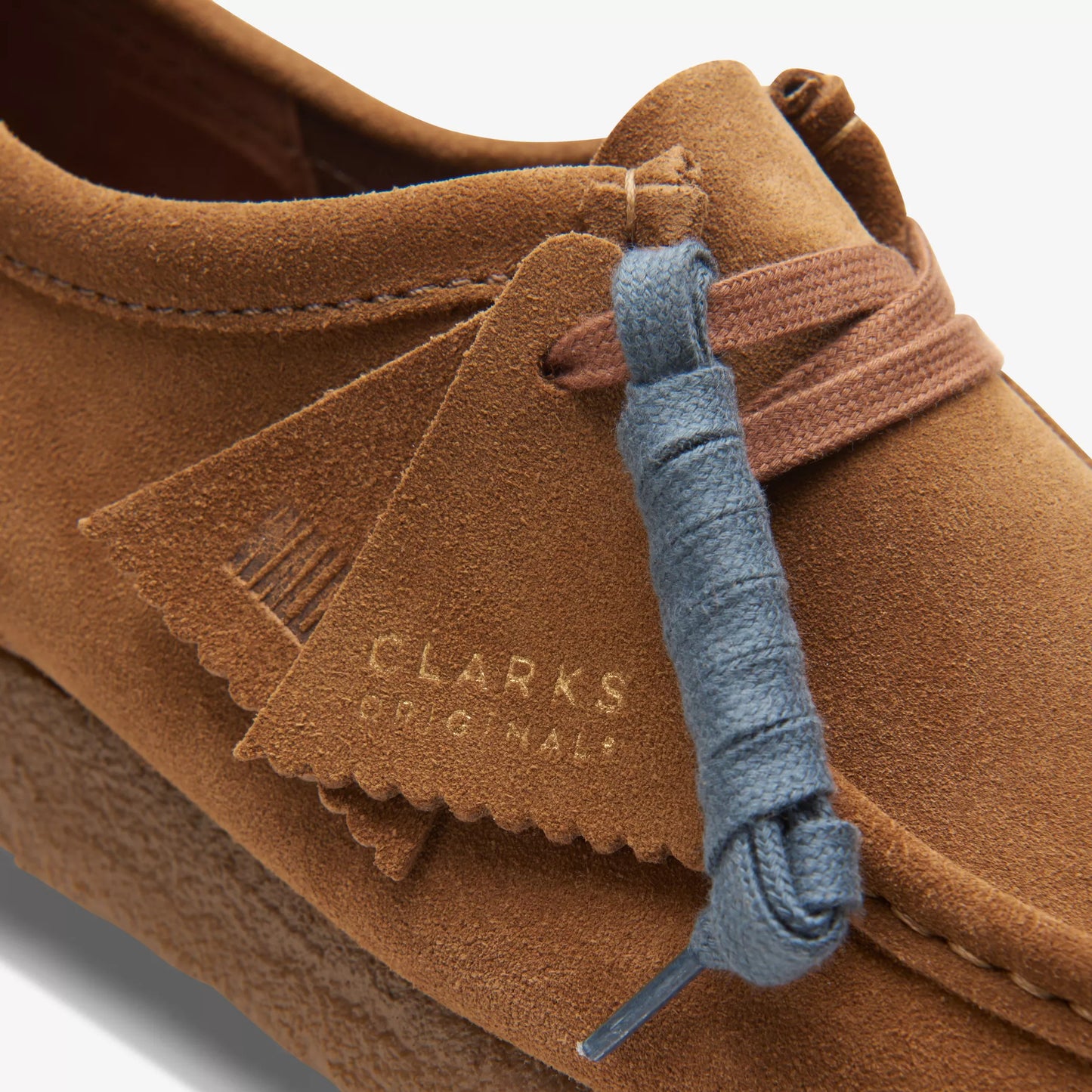 CLARKS Wallabee Shoe Suede Cola - Image 7